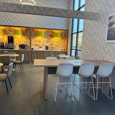 Days Inn & Suites By Wyndham Wausau Extérieur photo