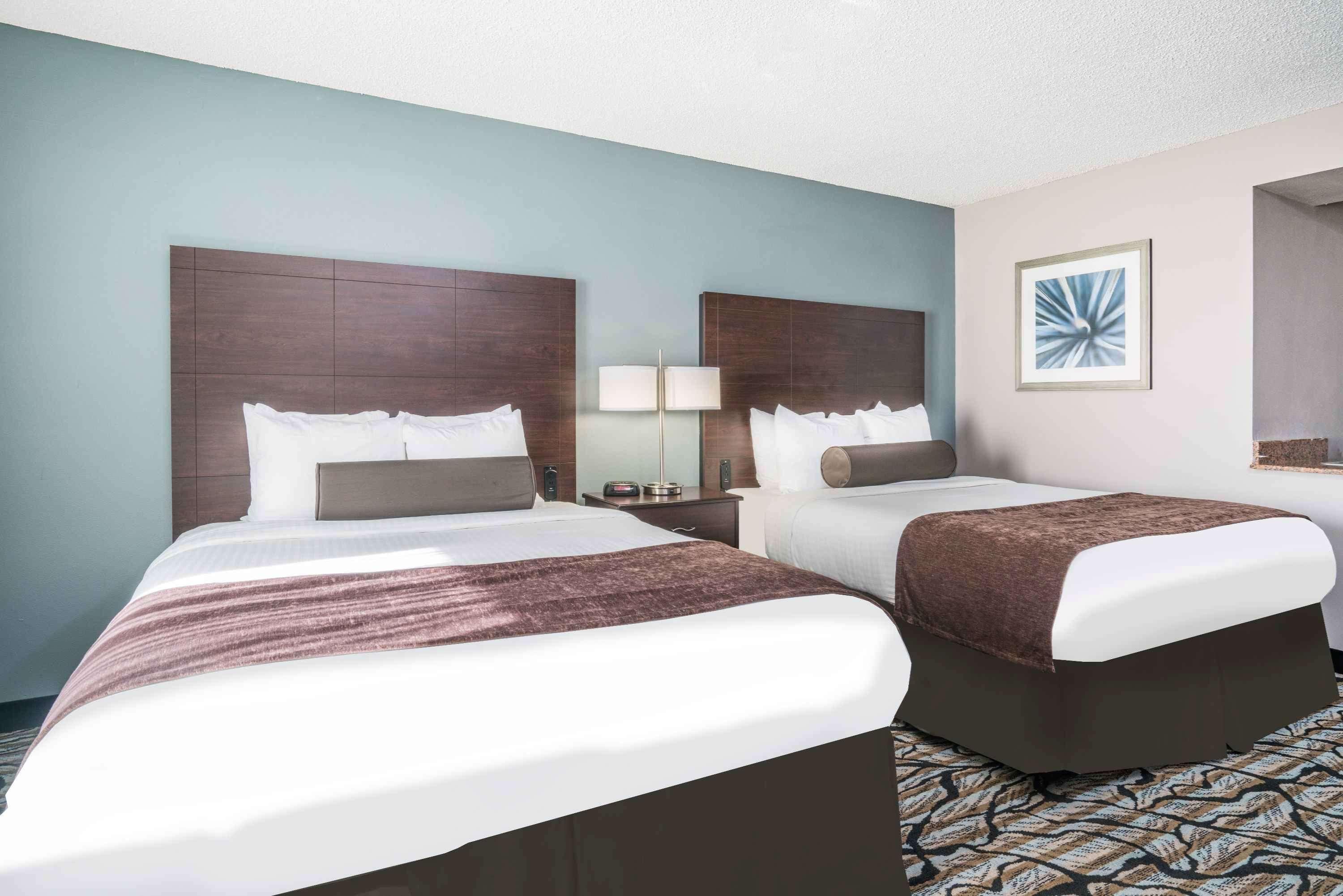 Days Inn & Suites By Wyndham Wausau Extérieur photo