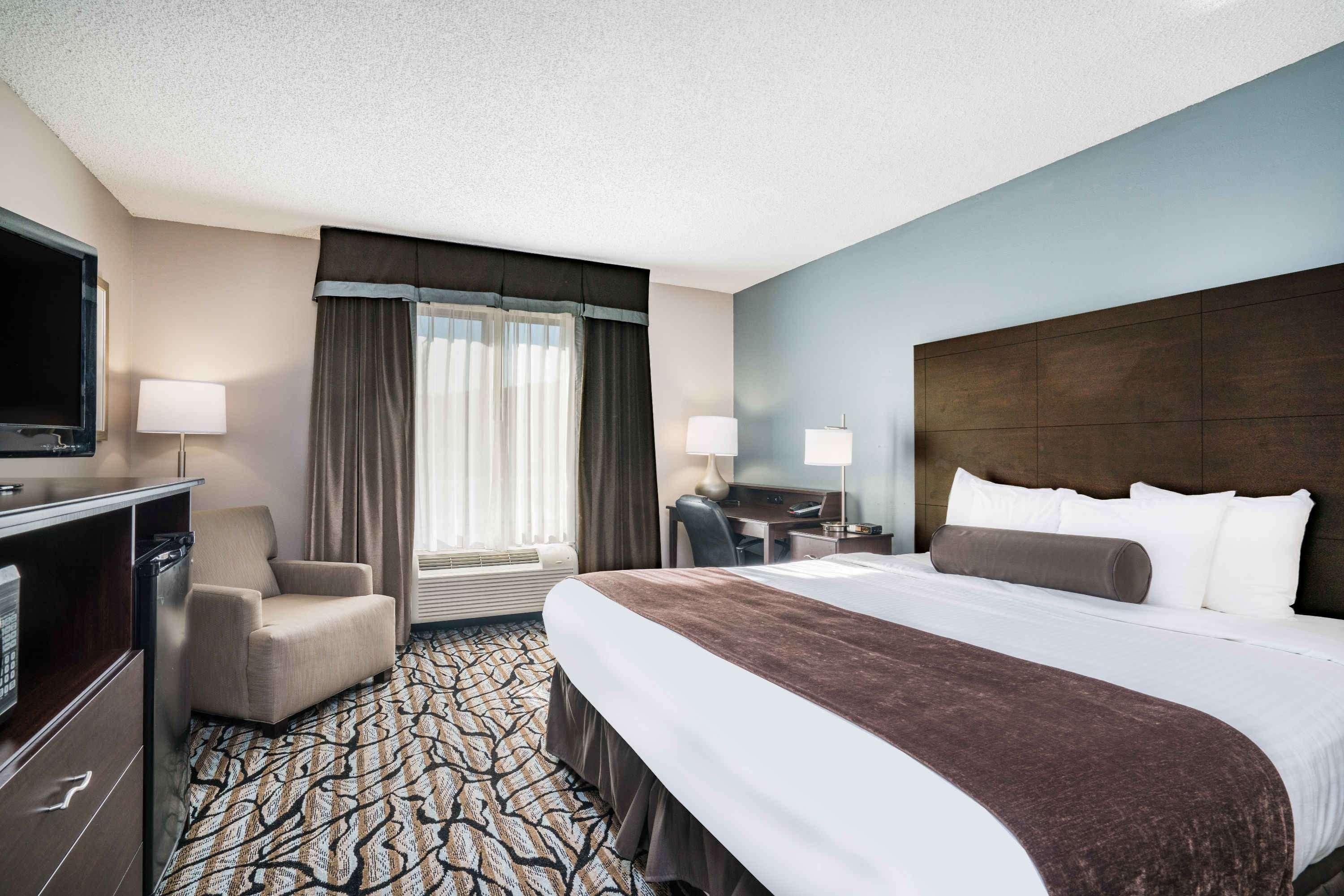 Days Inn & Suites By Wyndham Wausau Extérieur photo