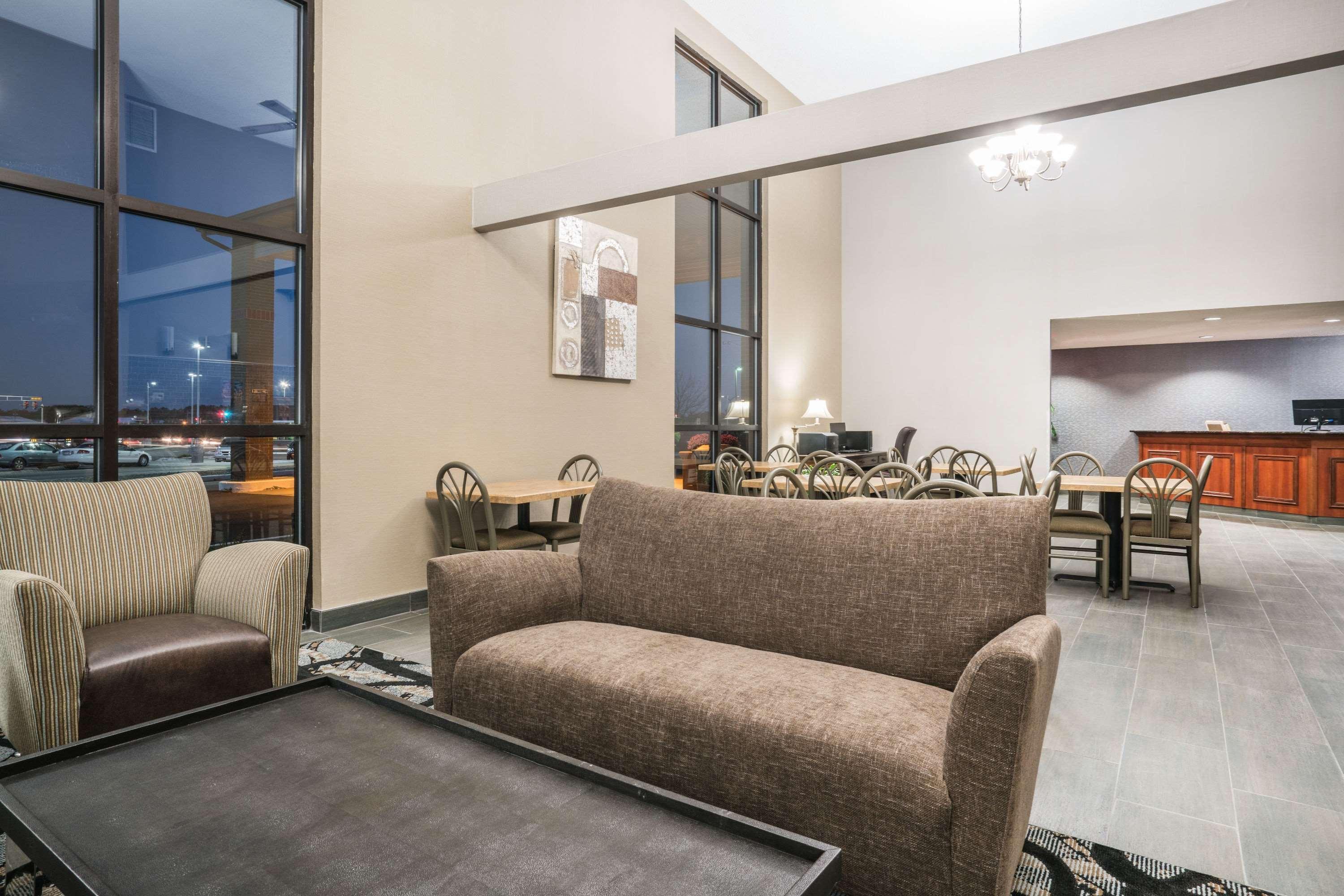 Days Inn & Suites By Wyndham Wausau Extérieur photo
