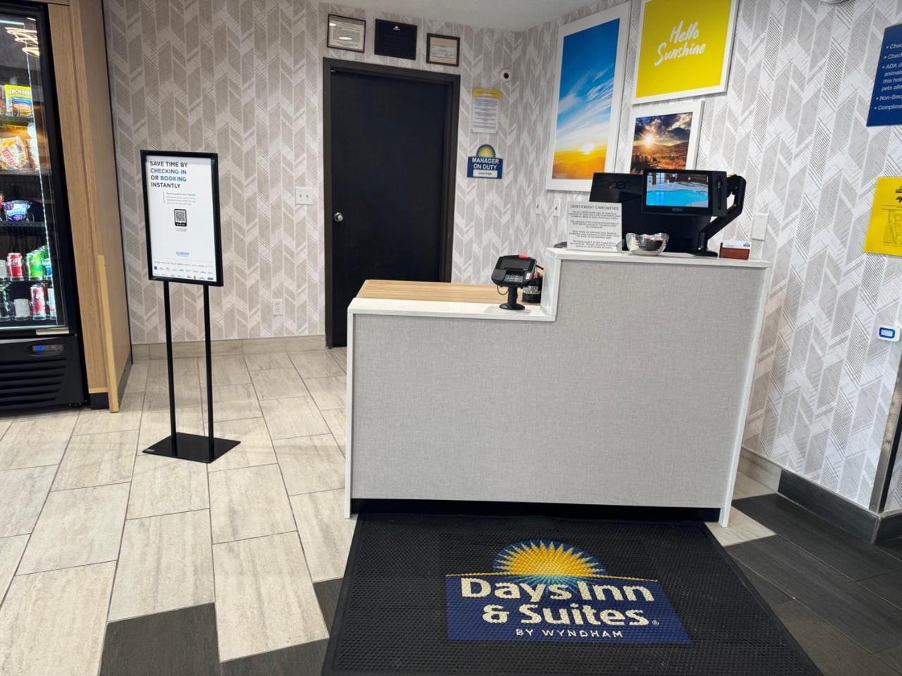 Days Inn & Suites By Wyndham Wausau Extérieur photo