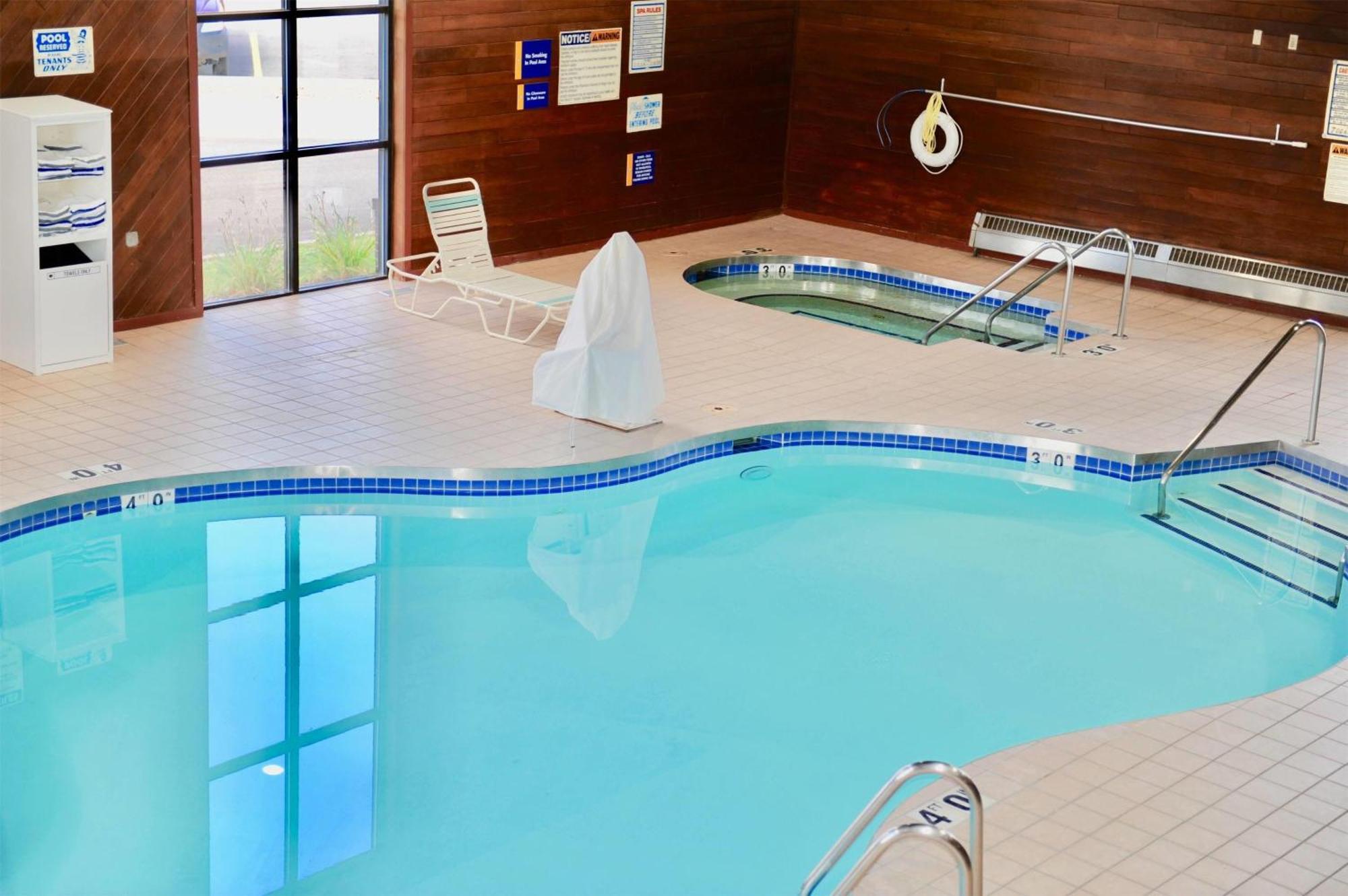 Days Inn & Suites By Wyndham Wausau Extérieur photo